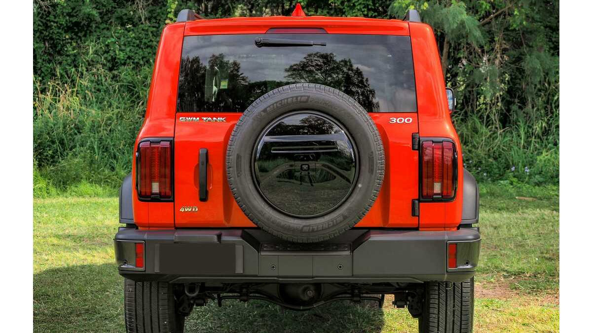 GWM Tank 300 Ultra Hybrid 2023 SUV Drive
